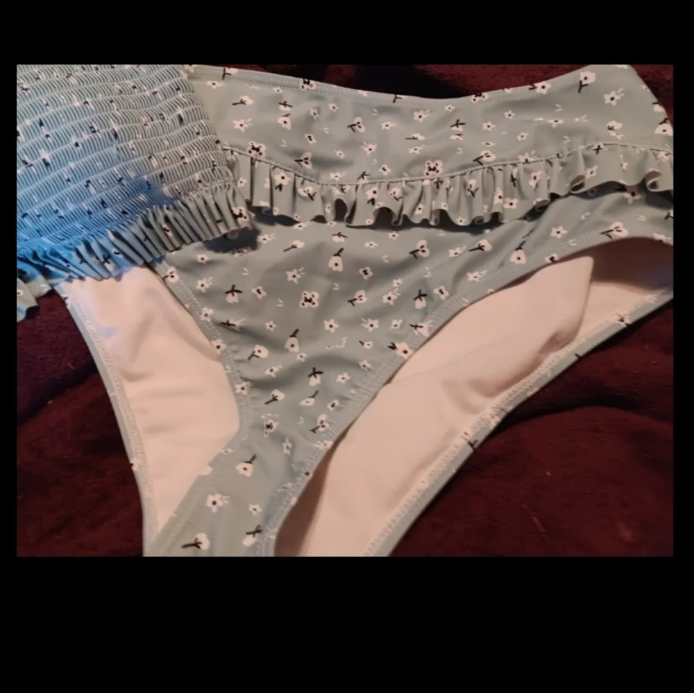 SHEIN Ruffled Bikini - Picture 3 of 6